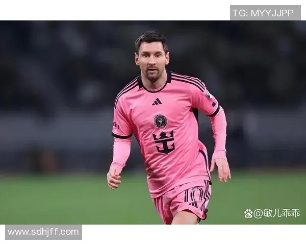 《足球传奇：盘点全球顶级球星的辉煌时刻与不朽成就》