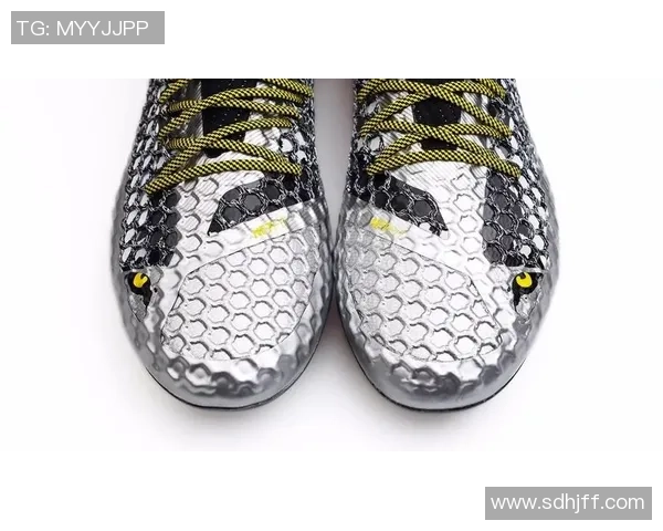 未来卫球星专属足球鞋设计趋势及其技术创新探讨